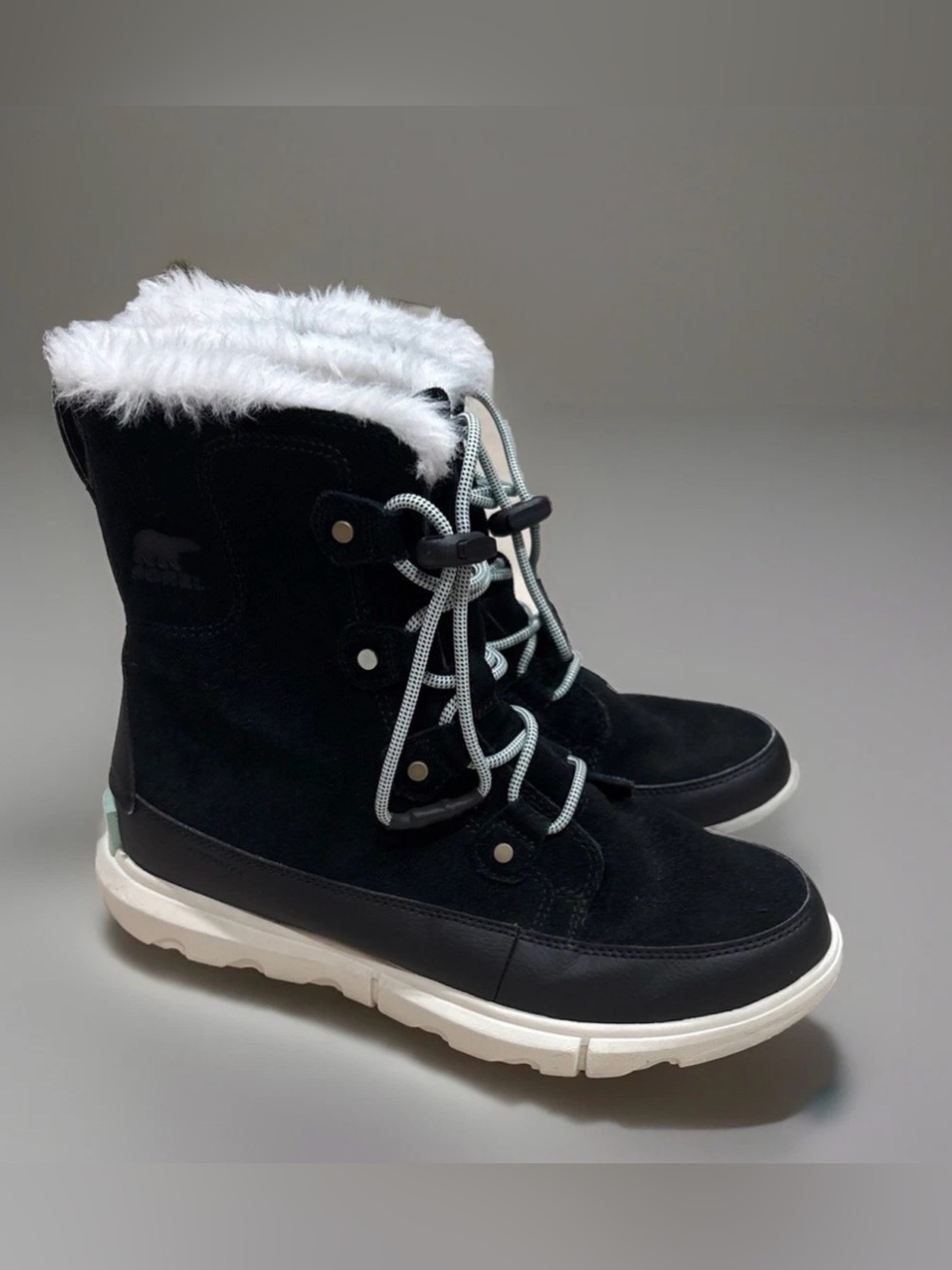 Sorel Women's Explorer 2 Joan Boots Sz 7 Winter Gear Faux Fur Black Pull Laces